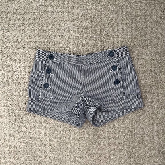 Aritzia Talula Shorts - Picture 1 of 1